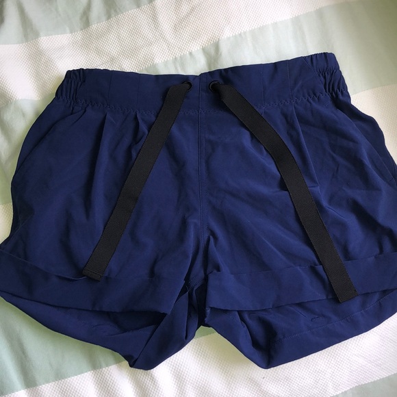 Lululemon Shorts - Picture 1 of 2